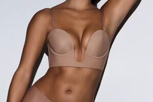 SKIMS Deep Plunge Shapewear Bra Size XS New Brown Tan